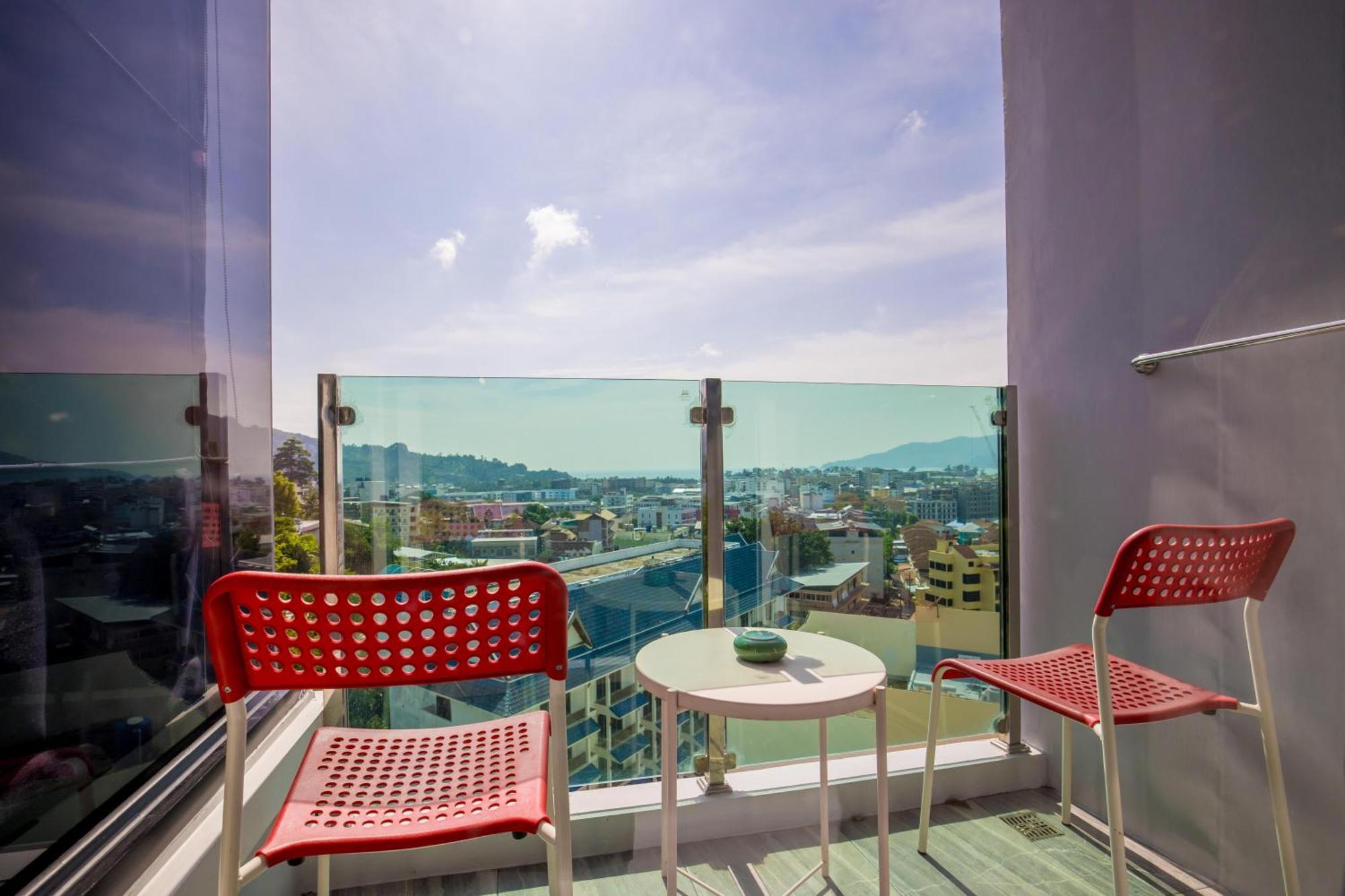 Kana Triple L Hotel Phuket普吉岛卡娜3L酒店 Patong Exterior foto