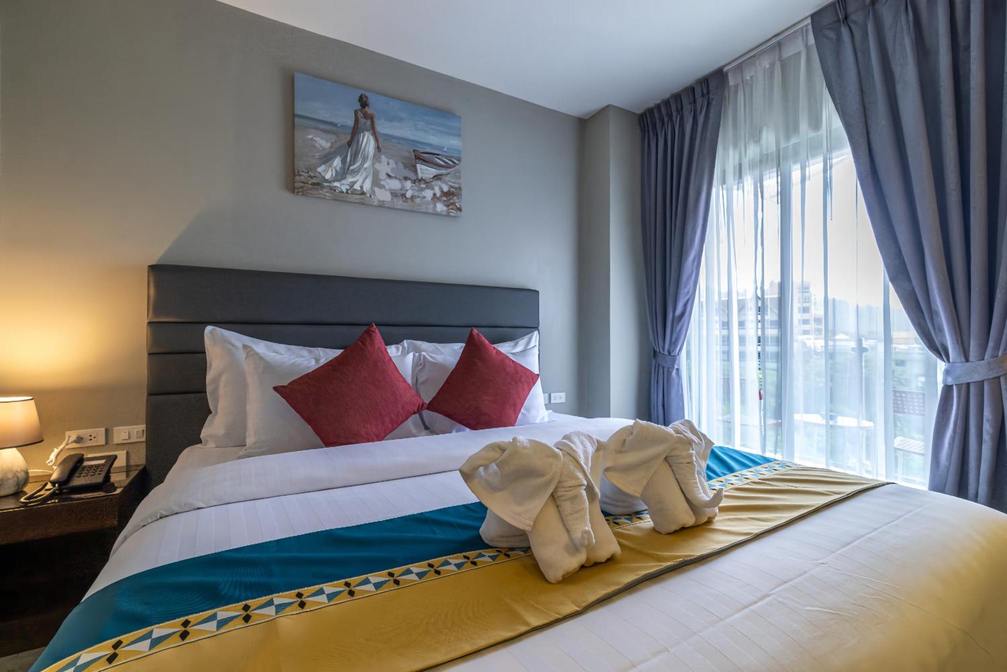 Kana Triple L Hotel Phuket普吉岛卡娜3L酒店 Patong Exterior foto