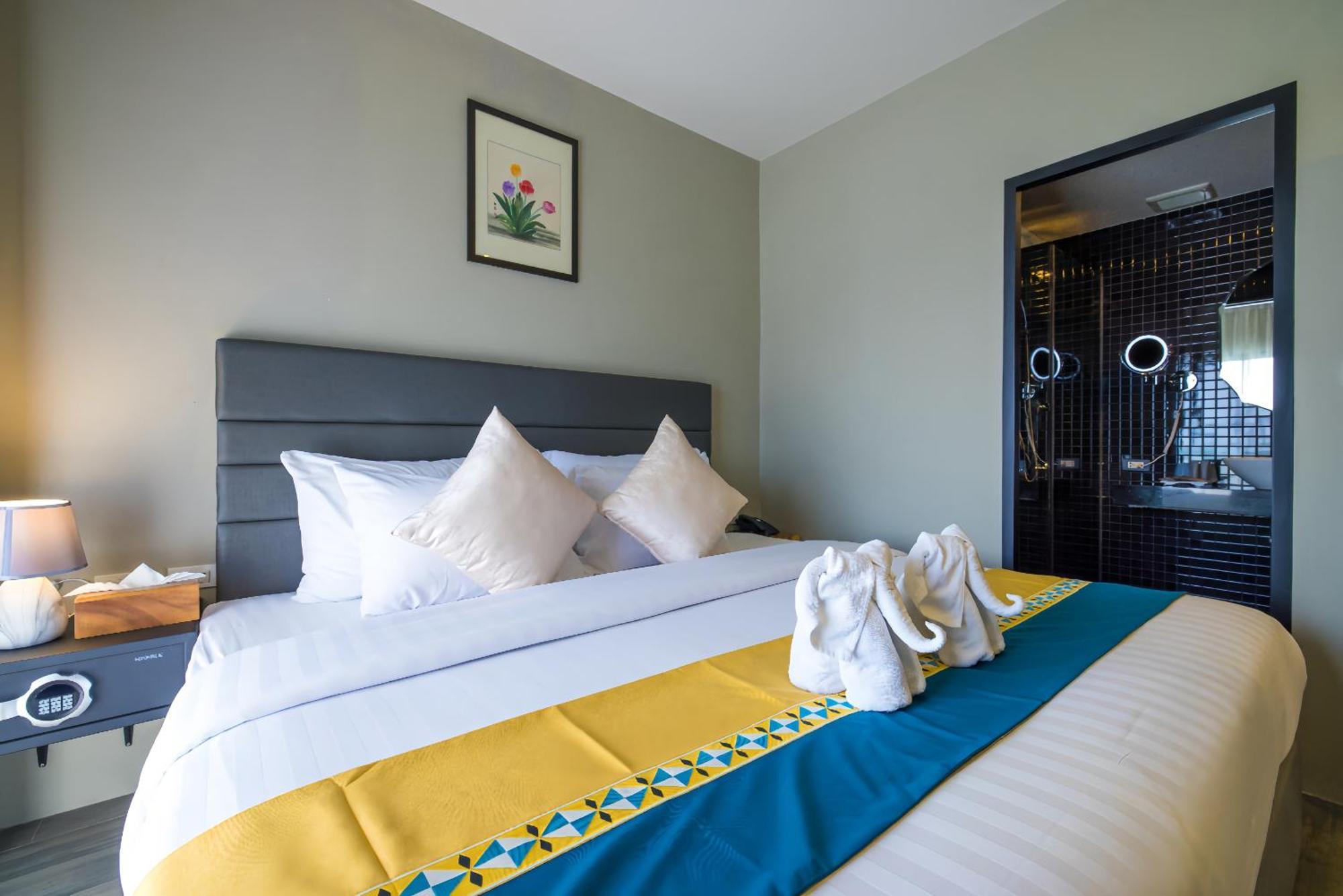 Kana Triple L Hotel Phuket普吉岛卡娜3L酒店 Patong Exterior foto