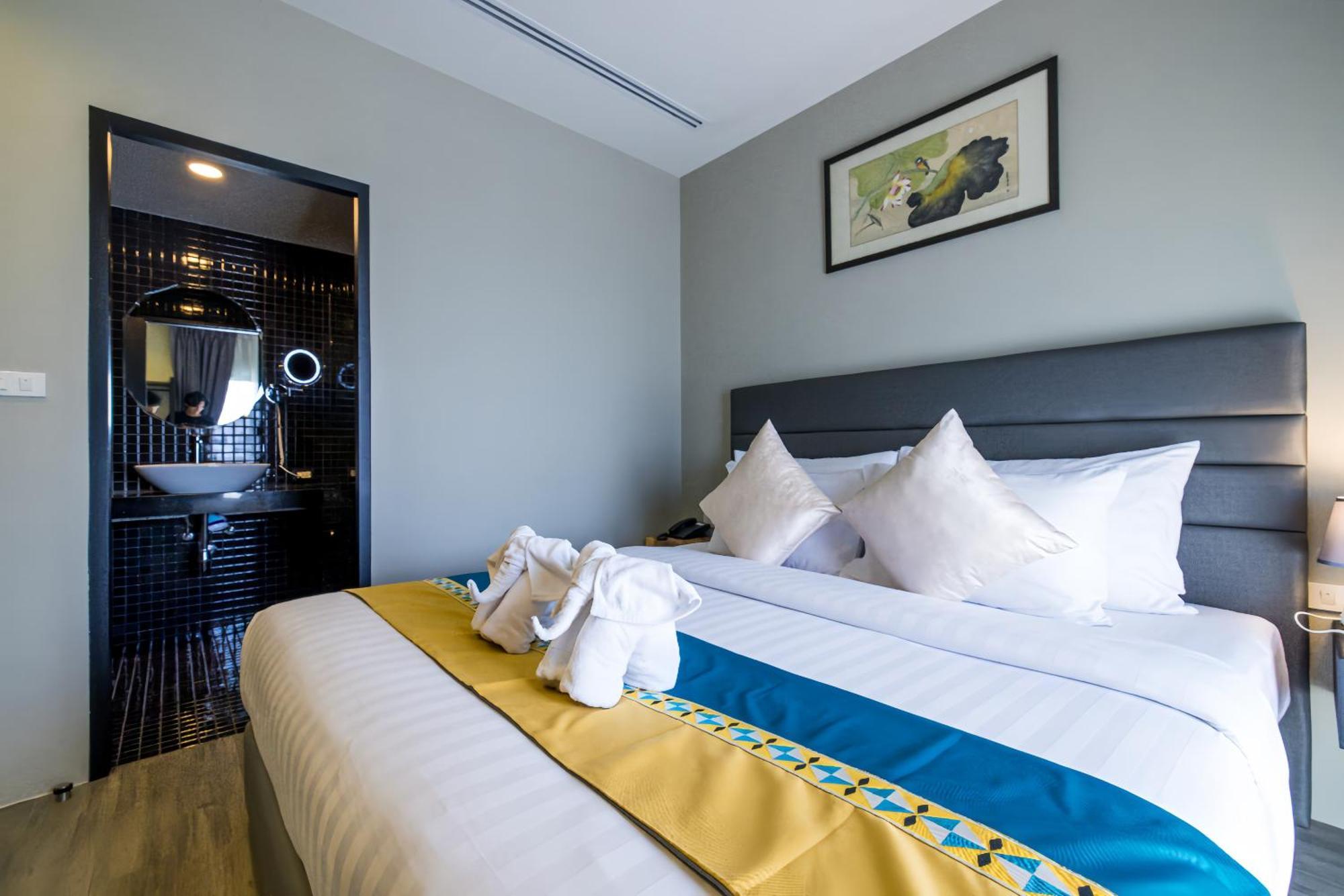 Kana Triple L Hotel Phuket普吉岛卡娜3L酒店 Patong Exterior foto